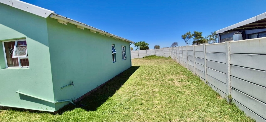 3 Bedroom Property for Sale in Overbaakens Eastern Cape